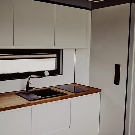 船屋 Houseboat *